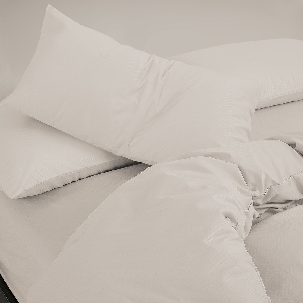 Everly Fitted Sheet Set | Comforter Set