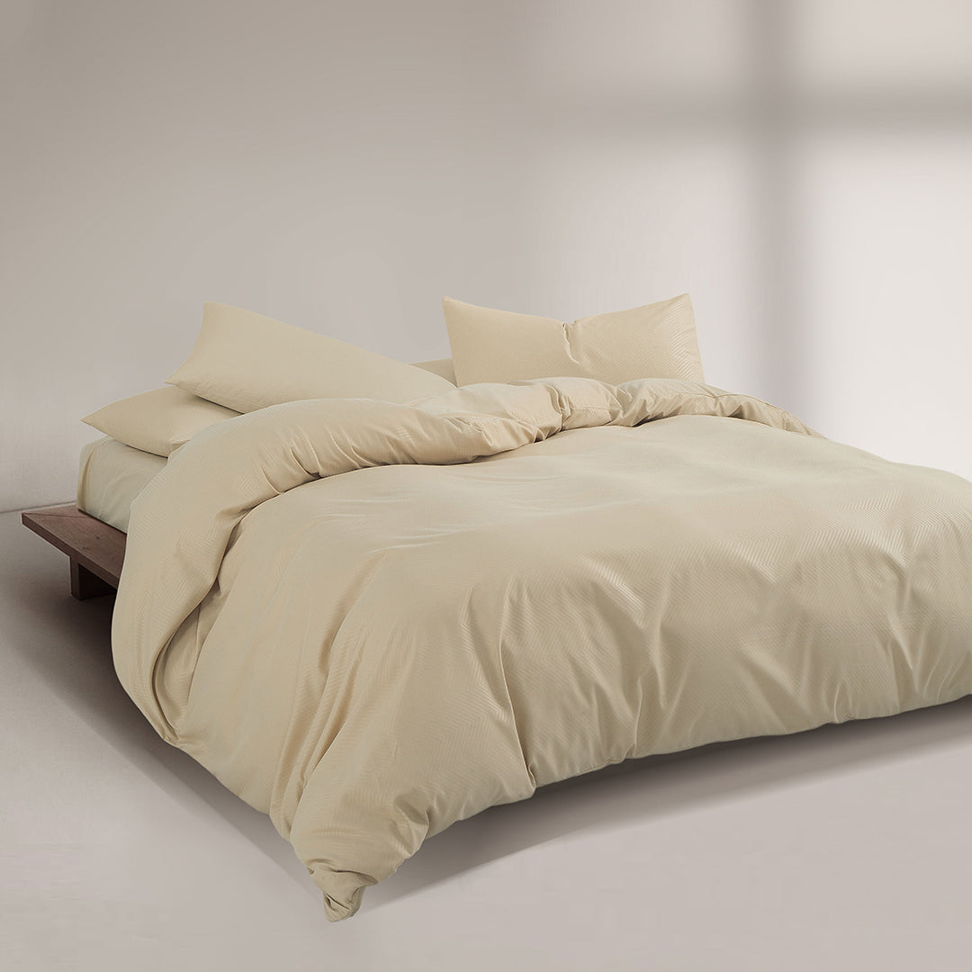 Everly Fitted Sheet Set | Comforter Set