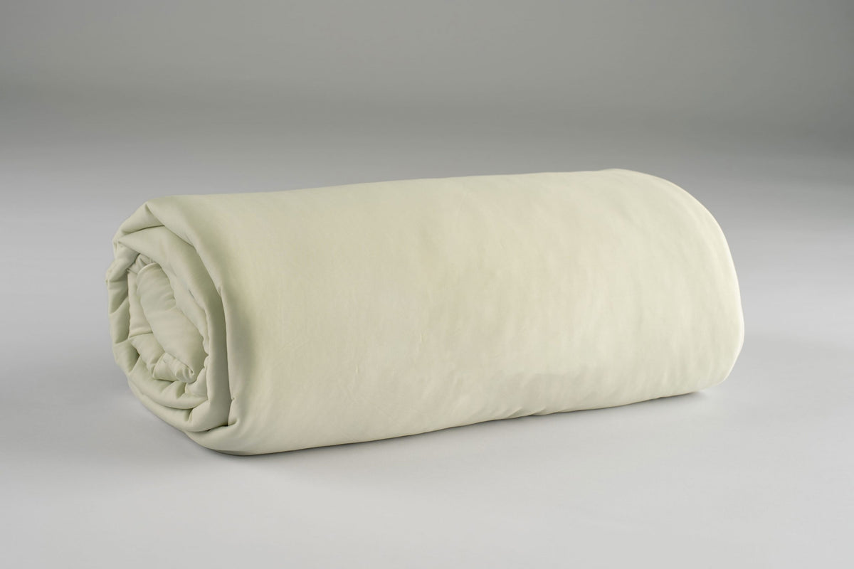 Remy Snow Yarn Microfibre Blanket